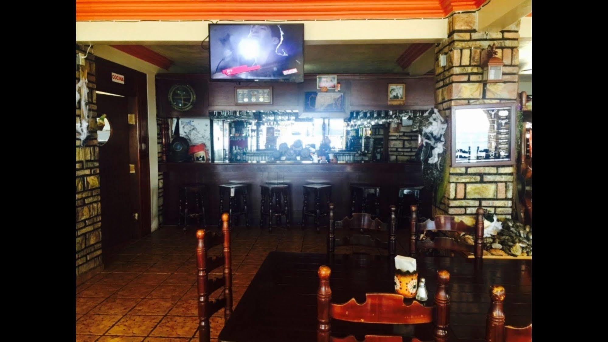 Hotel La Cueva Del Pirata Camalú Zewnętrze zdjęcie