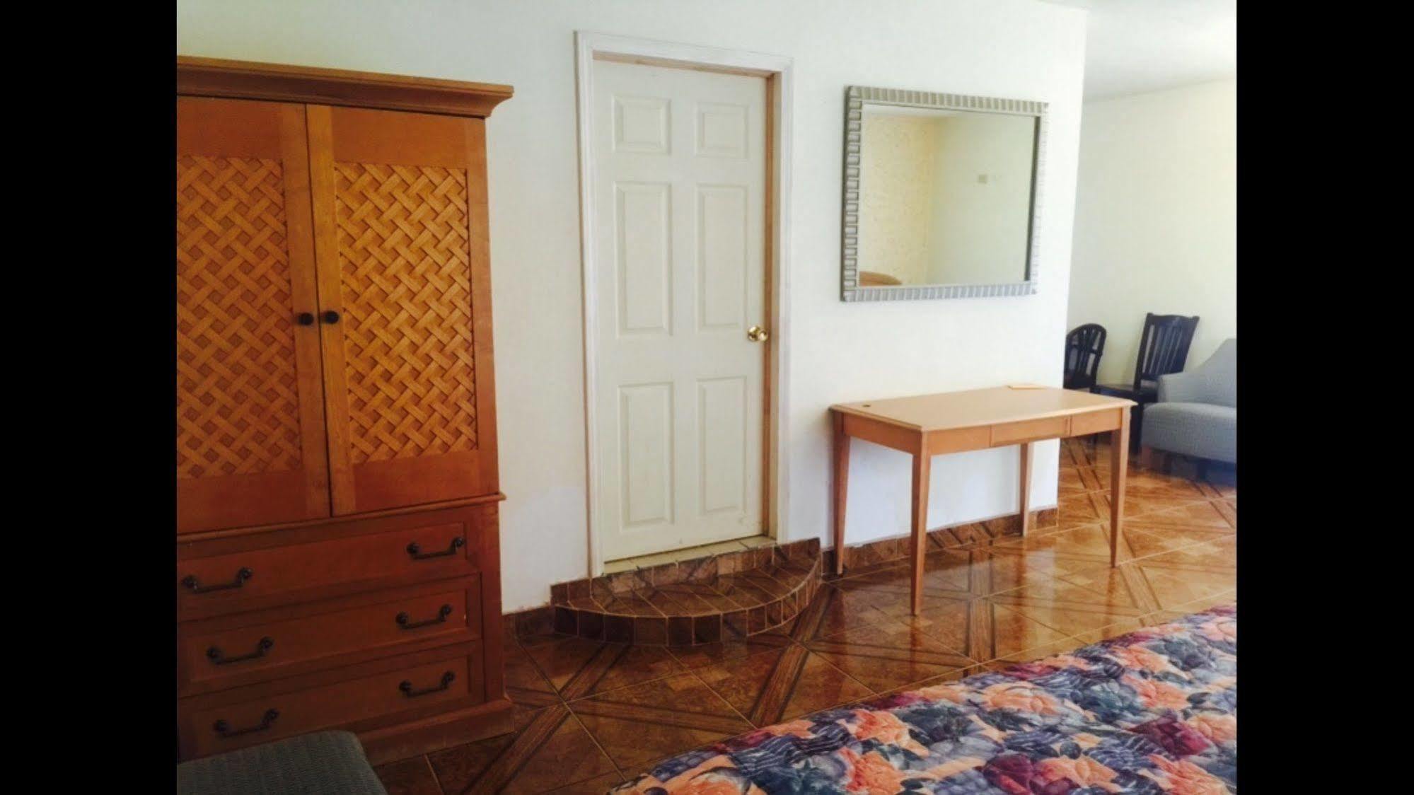Hotel La Cueva Del Pirata Camalú Zewnętrze zdjęcie
