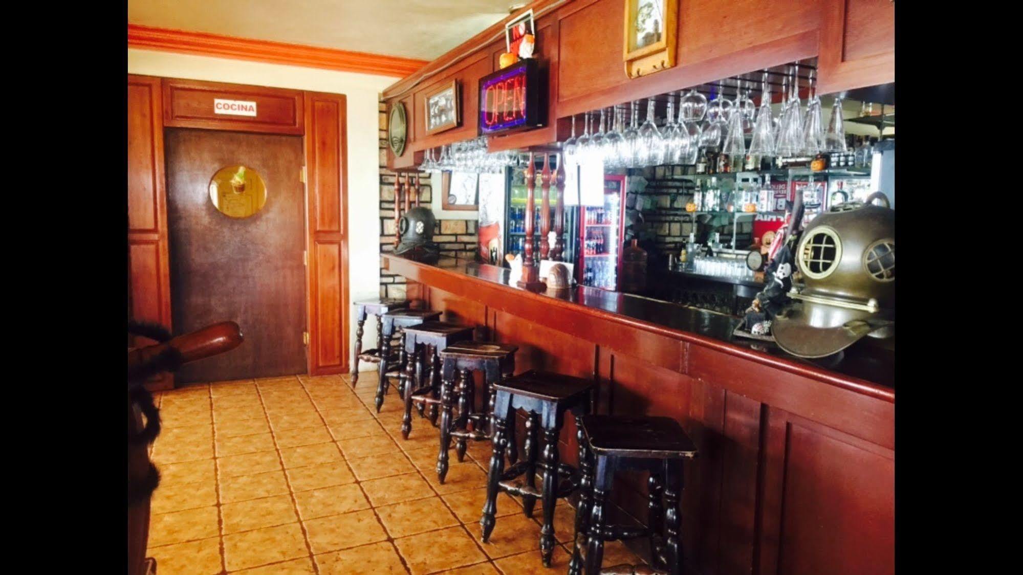 Hotel La Cueva Del Pirata Camalú Zewnętrze zdjęcie
